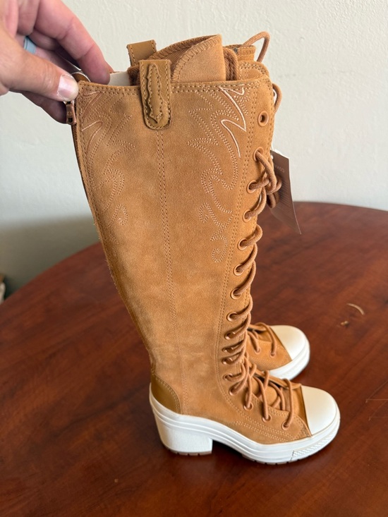 Converse women’s lace up delux heel high platform size 5 women’s new with tags - Picture 2 of 4